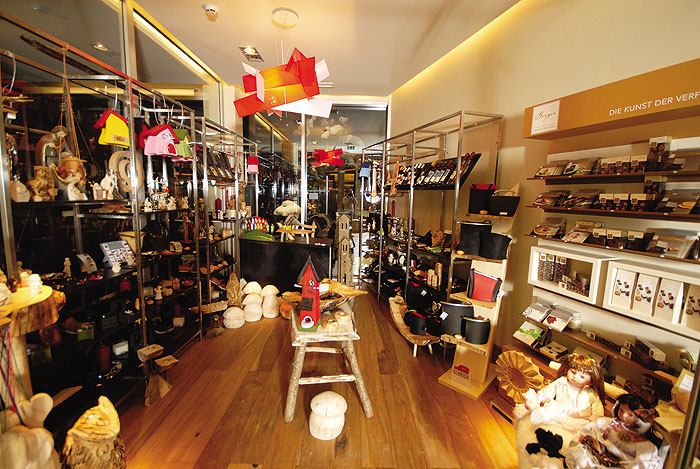 Shop im Alpine Palace